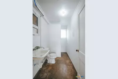 305 N Laurent Street, Victoria, TX 77901 - Photo 32