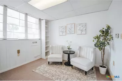 305 N Laurent Street, Victoria, TX 77901 - Photo 10