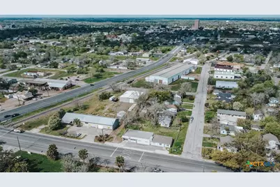 305 N Laurent Street, Victoria, TX 77901 - Photo 38