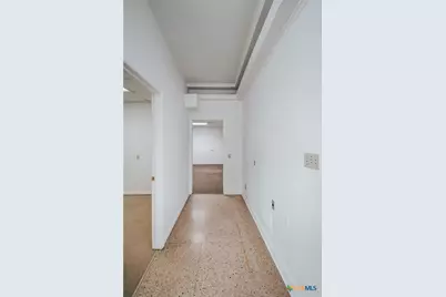 305 N Laurent Street, Victoria, TX 77901 - Photo 12