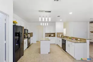 817 Snow Bird Dr, Harker Heights, TX 76548 - Photo 16