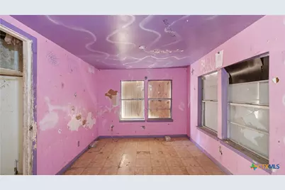 510 Volunteer Street, Seguin, TX 78155 - Photo 2