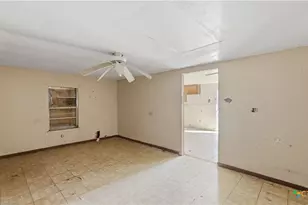 510 Volunteer St, Seguin, TX 78155 - Photo 12