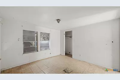 510 Volunteer Street, Seguin, TX 78155 - Photo 6