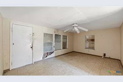 510 Volunteer Street, Seguin, TX 78155 - Photo 12