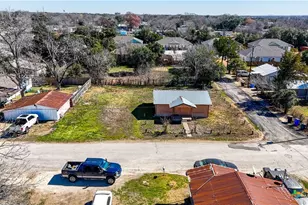 510 Volunteer St, Seguin, TX 78155 - Photo 2