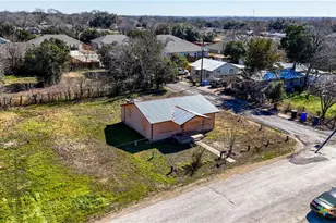 510 Volunteer St, Seguin, TX 78155 - Photo 18