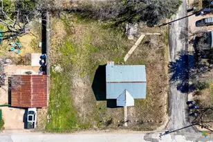 510 Volunteer St, Seguin, TX 78155 - Photo 4