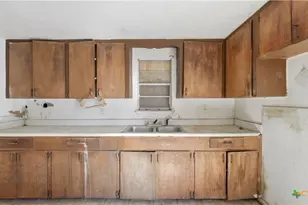 510 Volunteer St, Seguin, TX 78155 - Photo 8