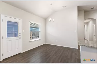 636 Heathers Way, Seguin, TX 78155 - Photo 8