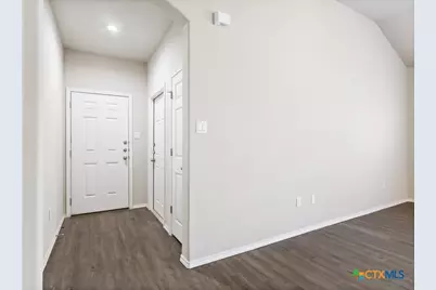 636 Heathers Way, Seguin, TX 78155 - Photo 4