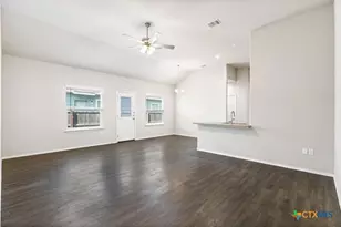 636 Heathers Wy, Seguin, TX 78155 - Photo 6