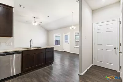 636 Heathers Way, Seguin, TX 78155 - Photo 12