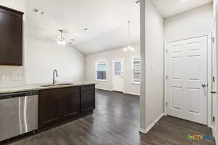 636 Heathers Wy, Seguin, TX 78155 - Photo 12