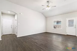 636 Heathers Wy, Seguin, TX 78155 - Photo 6