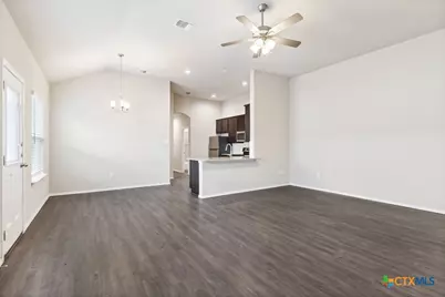 636 Heathers Way, Seguin, TX 78155 - Photo 8