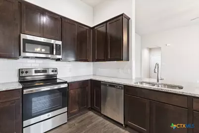 636 Heathers Way, Seguin, TX 78155 - Photo 12