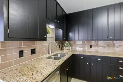 912 Taos Drive, Victoria, TX 77904 - Photo 14