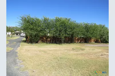 1884 US Highway 90 Highway, Uvalde, TX 78801 - Photo 10