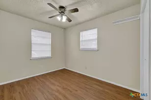 807 Sturgeon St, San Marcos, TX 78666 - Photo 14