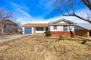 11 Bellaire Ave, Lampasas, TX 76550 - Photo 1