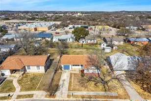 11 Bellaire Ave, Lampasas, TX 76550 - Photo 2