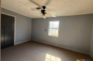 407 Bois D' Arc, Edna, TX 77957 - Photo 18