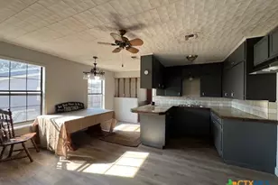407 Bois D' Arc, Edna, TX 77957 - Photo 12