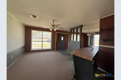 407 Bois D' Arc, Edna, TX 77957 - Photo 4