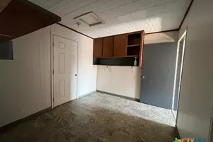 407 Bois D' Arc, Edna, TX 77957 - Photo 20