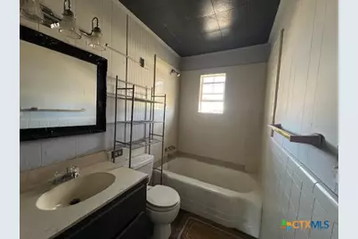 407 Bois D' Arc, Edna, TX 77957 - Photo 16