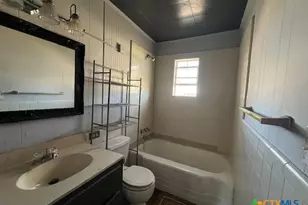 407 Bois D' Arc, Edna, TX 77957 - Photo 16