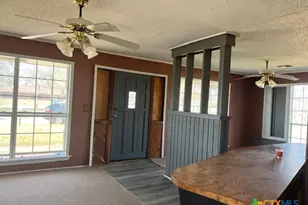 407 Bois D' Arc, Edna, TX 77957 - Photo 6