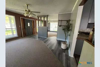 407 Bois D' Arc, Edna, TX 77957 - Photo 8