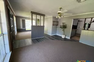 407 Bois D' Arc, Edna, TX 77957 - Photo 10