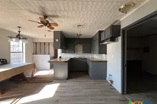 407 Bois D' Arc, Edna, TX 77957 - Photo 16