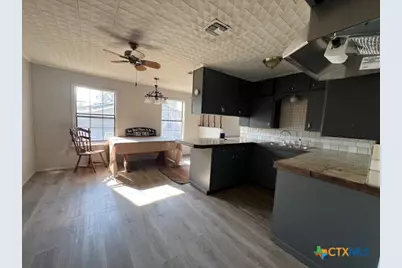 407 Bois D' Arc, Edna, TX 77957 - Photo 8