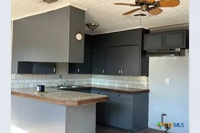 407 Bois D' Arc, Edna, TX 77957 - Photo 10