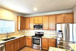 400 Apache Ledge, Cibolo, TX 78108 - Photo 4