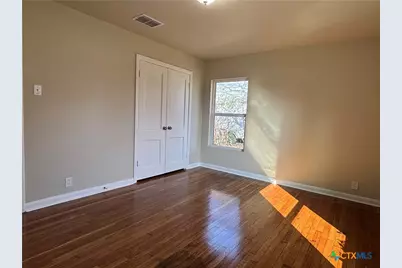 964 E Mountain Street, Seguin, TX 78155 - Photo 28