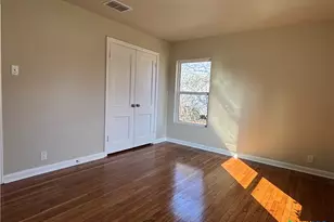 964 E Mountain St, Seguin, TX 78155 - Photo 28