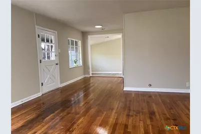 964 E Mountain Street, Seguin, TX 78155 - Photo 14