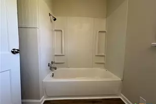 964 E Mountain St, Seguin, TX 78155 - Photo 30