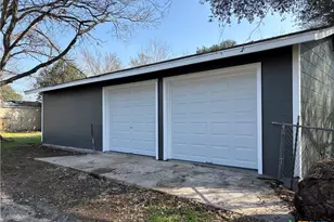 964 E Mountain St, Seguin, TX 78155 - Photo 42