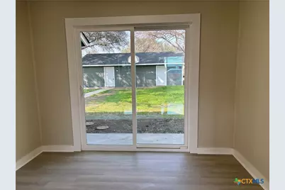 964 E Mountain Street, Seguin, TX 78155 - Photo 36