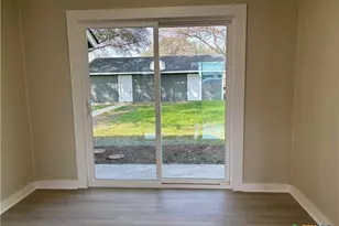 964 E Mountain St, Seguin, TX 78155 - Photo 36