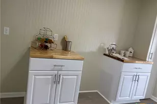 964 E Mountain St, Seguin, TX 78155 - Photo 8