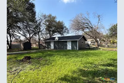 964 E Mountain Street, Seguin, TX 78155 - Photo 40