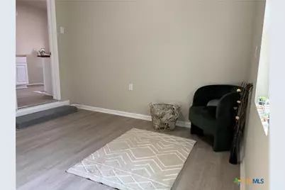 964 E Mountain Street, Seguin, TX 78155 - Photo 20