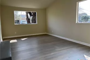 964 E Mountain St, Seguin, TX 78155 - Photo 34